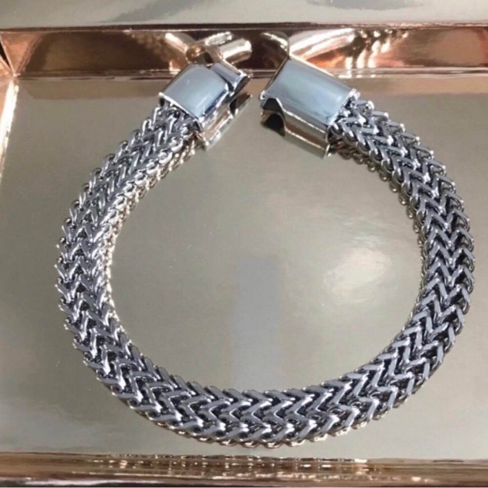 Men's Silver Woven Chain Bracelet - Classic Stainless Steel Style
